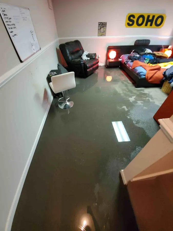 Emergency Water Damage Services in Three Oaks, FL